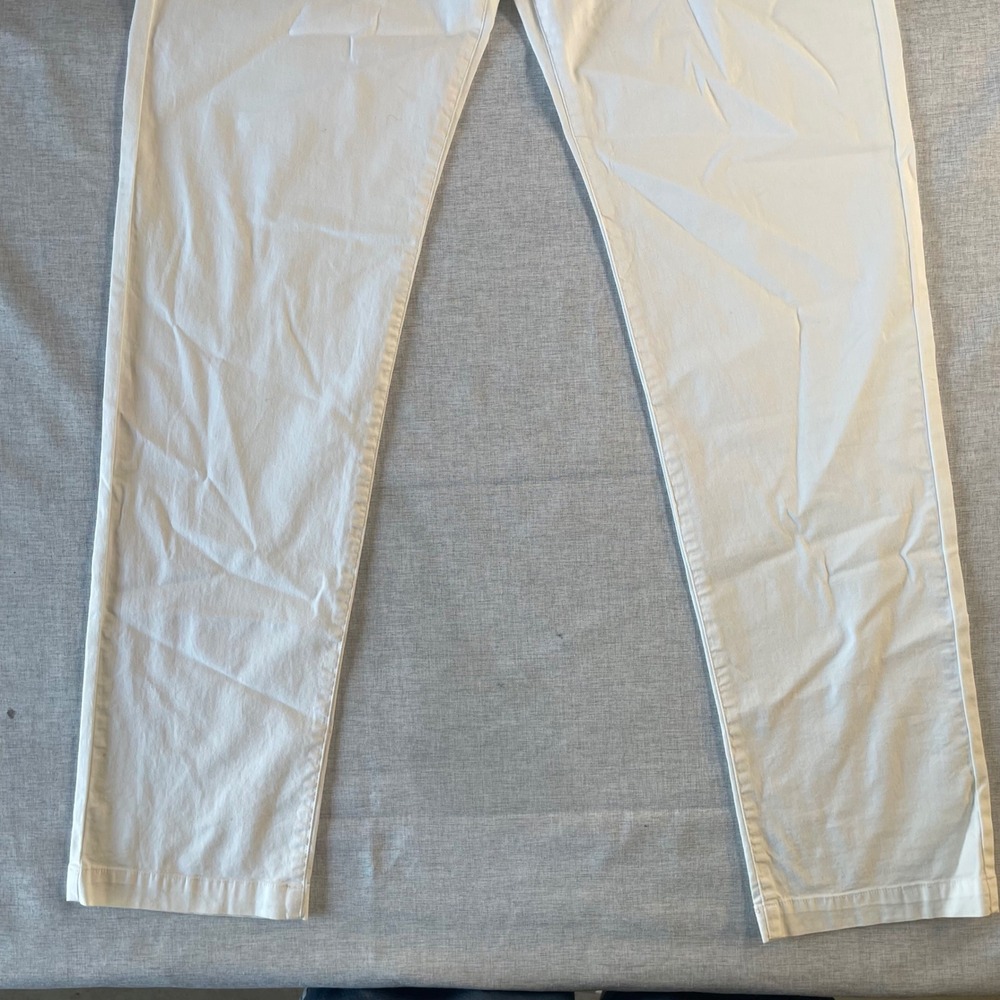 Theory Zaine Pants Slim Fit Chino Trousers White Womens Size 33 NEW
NWT - Picture 3 of 14